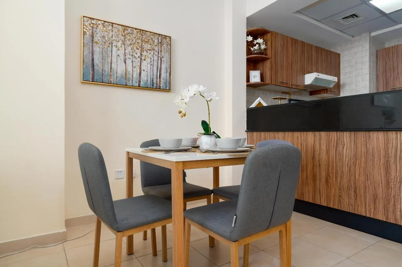 Spacious 2 Beds 5 Min Walk From Dubai Mall With Brand New Gym And Rooftop Swimming Pool公寓 公寓