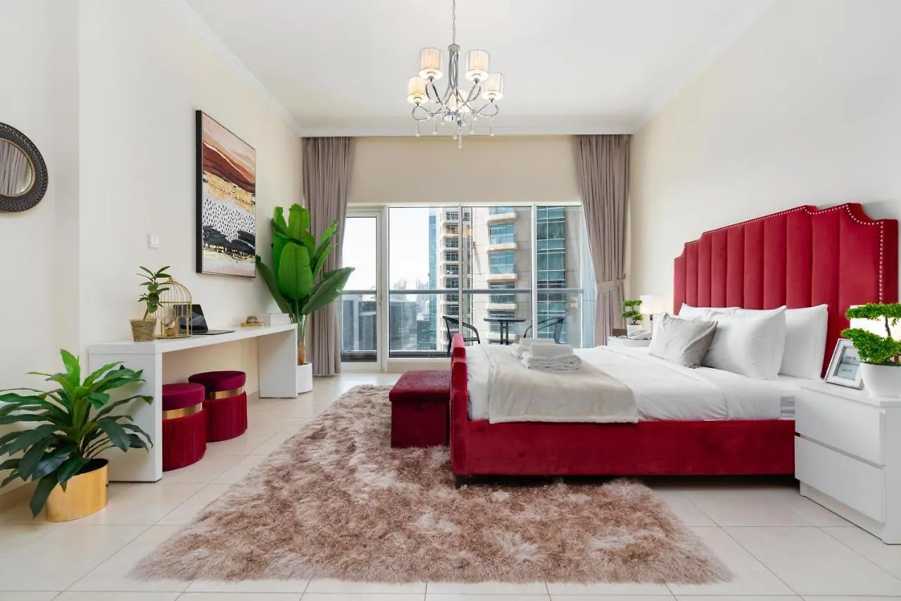 Spacious 2 Beds 5 Min Walk From Dubai Mall With Brand New Gym And Rooftop Swimming Pool公寓